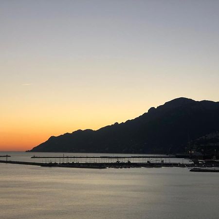 Apartamento La Giulietta - Penthouse Salerno Exterior foto
